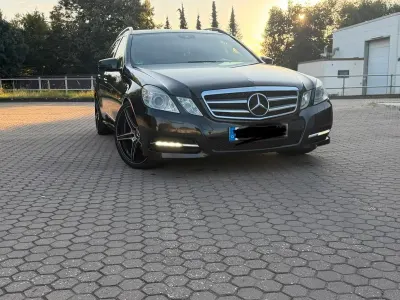 Gebraucht Mercedes E300 Avantgarde 272 PS (200 kW) 2010 Schwarz Kombi