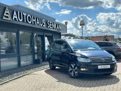 Gebraucht VW Touran Highline 150 PS (110 kW) 2022 Schwarz Van / Kleinbus