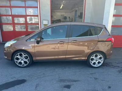 Usata Ford B-MAX Titanium 101 CV (74 kW) 2012 Marrone Monovolume