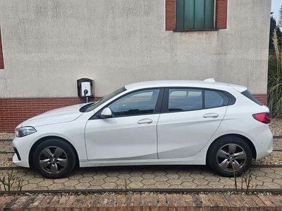 Gebraucht BMW 118 Advantage 136 PS (100 kW) 2022 Weiß Kleinwagen