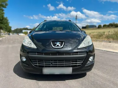 Gebraucht Peugeot 207 95 PS (69 kW) 2011 Schwarz Kombi