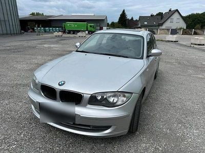 Gebraucht BMW 116 122 PS (89 kW) 2009 Grau Kleinwagen
