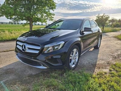 Mercedes GLA220