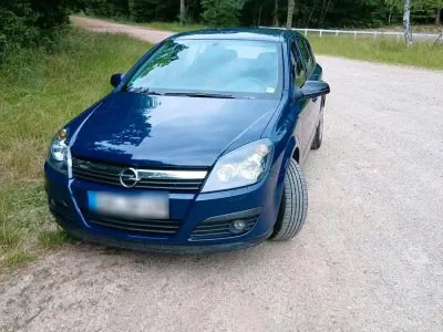 Gebraucht Opel Astra 90 PS (66 kW) 2006 Blau Limousine