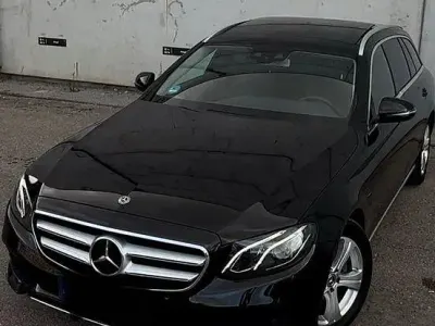 Gebraucht Mercedes E220 Exclusive 194 PS (142 kW) 2017 Schwarz Kombi