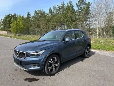 Begagnad Volvo XC40 Core 211 HK (155 kW) 2021 Blå SUV
