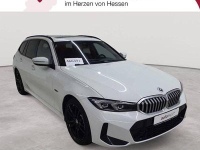 Gebraucht BMW 320e M Sport 163 PS (119 kW) 2022 Alpinweiß Kombi