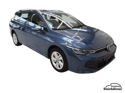 Gebraucht VW Golf VIII Life 116 PS (85 kW) 2025 Anemonenblau (blau) Kombi