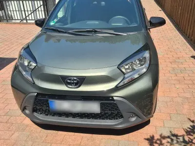 Gebraucht Toyota Aygo 72 PS (52 kW) 2023 Schwarz Kleinwagen