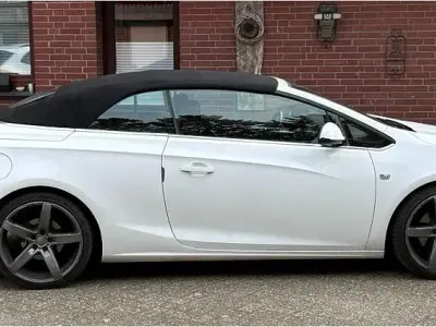 Gebraucht Opel Cascada 140 PS (102 kW) 2013 Weiß Cabrio