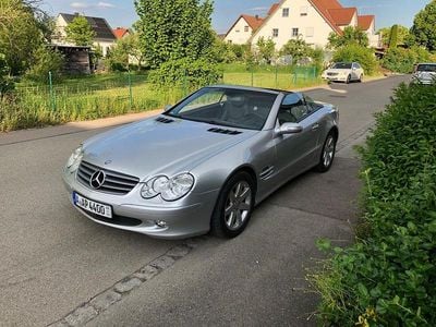 Second-hand Mercedes SL350 245 CP (180 kW) 2005 Argintiu Cabrio