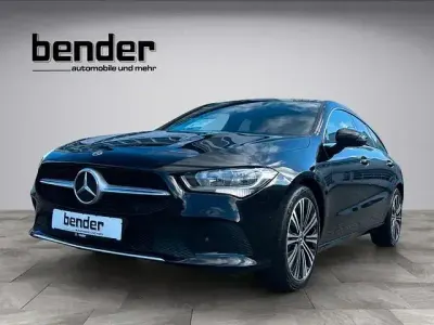 Gebraucht Mercedes CLA180 Shooting Brake 116 PS (85 kW) 2022 Schwarz Kombi