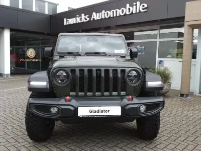Gebraucht Jeep Gladiator Rubicon 284 PS (208 kW) 2024 Sarge green Pickup