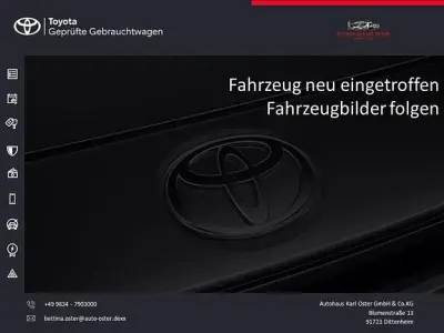 Gebraucht Toyota Yaris Elegant 116 PS (85 kW) 2022 Karminarot metallic, dach schwarz Kleinwagen