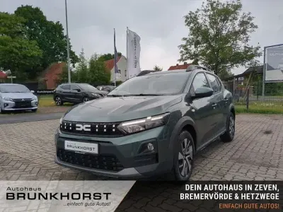 Neu Dacia Sandero Expression 122 PS (89 kW) 2026 Zedergrün Kleinwagen