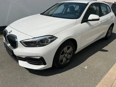 Gebraucht BMW 118 Advantage 150 PS (110 kW) 2023 Weiß Limousine