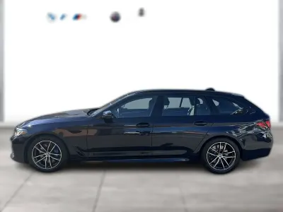 Gebraucht BMW 530 M Sport 286 PS (210 kW) 2023 Schwarz metallic