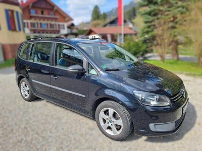 Second-hand VW Touran Trendline 105 CP (77 kW) 2011 Negru Monovolum