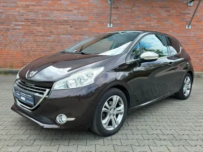 Gebraucht Peugeot 208 Allure 92 PS (67 kW) 2014 Braun Kleinwagen