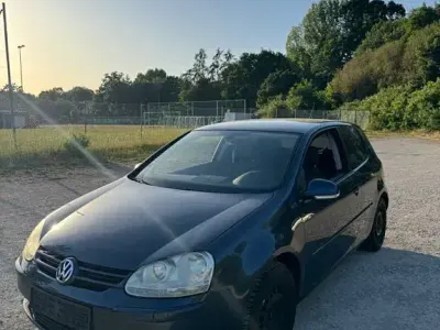 Używany VW Golf V 80 KM (58 kW) 2007 Niebieski Sedan/Limuzyna