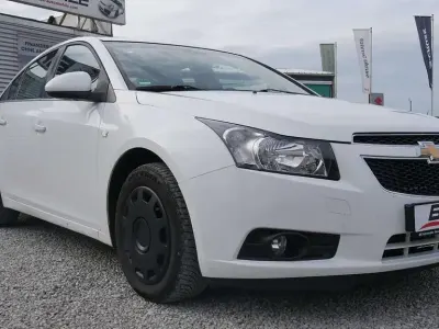 Używany Chevrolet Cruze 163 KM (119 kW) 2012 Biały Sedan/Limuzyna