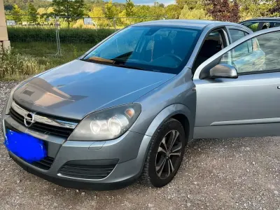 Gebraucht Opel Astra 90 PS (66 kW) 2006 Grau Kleinwagen