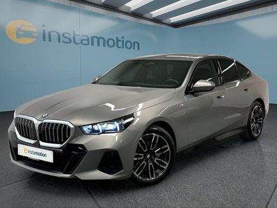 Gebraucht BMW 520 M Sport 208 PS (152 kW) 2025 Grau Limousine