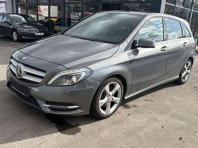 Gebraucht Mercedes B250 211 PS (155 kW) 2013 Grau Van / Kleinbus