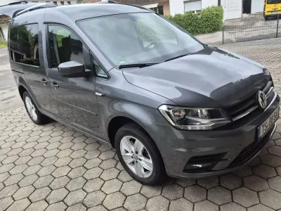 Gebraucht VW Caddy Comfortline 131 PS (96 kW) 2020 Grau Van / Kleinbus