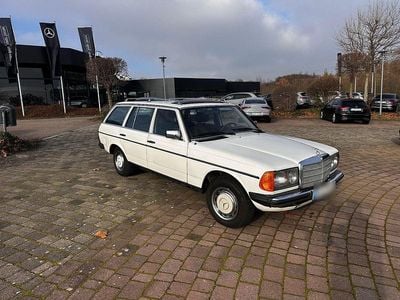 Gebraucht Mercedes 300 88 PS (64 kW) 1984 Weiß Kombi