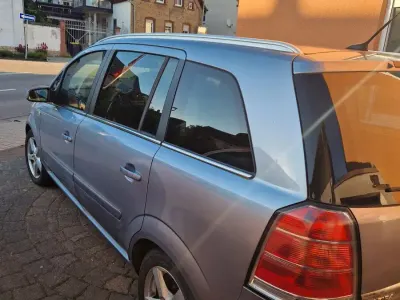 Gebraucht Opel Zafira 120 PS (88 kW) 2007 Silber Van / Kleinbus