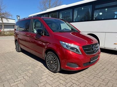 Gebraucht Mercedes V220 163 PS (119 kW) 2017 Rot Van / Kleinbus
