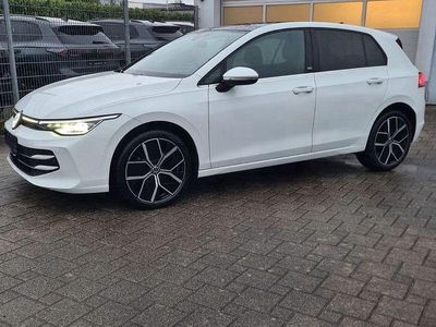 Weiß Gebraucht 2024 VW Golf VIII Edition Limousine | 28.690 € (Guter Preis)