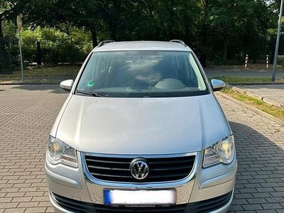 Silber Gebraucht 2010 VW Touran Van / Kleinbus | 3.650 € (Guter Preis)
