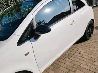 Gebraucht Opel Corsa 101 PS (74 kW) 2012 Weiß Kleinwagen