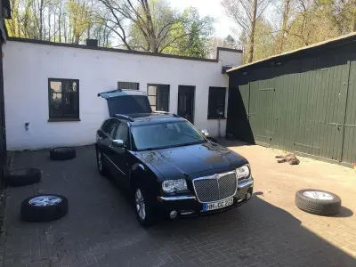 Begagnad Chrysler 300C Touring 218 HK (160 kW) 2009 Grå Kombi