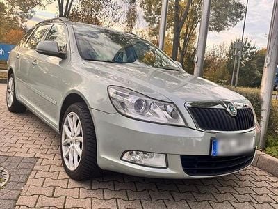 Gebraucht Skoda Octavia 140 PS (102 kW) 2011 Grau Kombi
