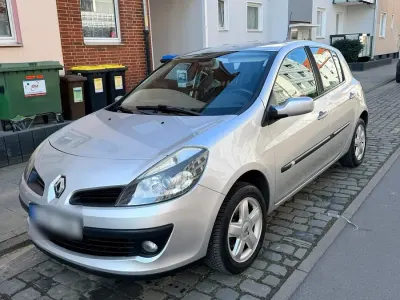 Używany Renault Clio II 88 KM (64 kW) 2007 Srebrny Sedan/Limuzyna