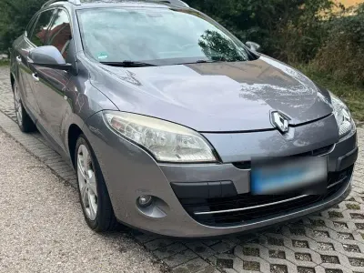 Usata Renault Mégane GrandTour Dynamique 106 CV (77 kW) 2010 Grigio Station wagon