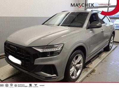 Gebraucht Audi Q8 S-Line 286 PS (210 kW) 2022 Nardograu SUV