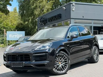 Gebraucht Porsche Cayenne 462 PS (339 kW) 2018 Tiefschwarz SUV