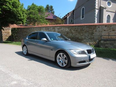 gebraucht BMW 325 i Lim.*Navi*Automatik*PDC*SHD*SHZ*Leder*