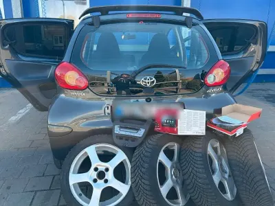 Second-hand Toyota Aygo 68 CP (50 kW) 2006 Gri Hatchback