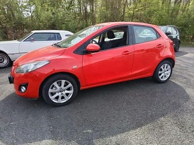 Gebraucht Mazda 2 Center-Line 102 PS (75 kW) 2012 Rot Kleinwagen