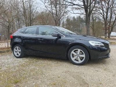 Gebraucht Volvo V40 Inscription 122 PS (89 kW) 2017 Schwarz Limousine