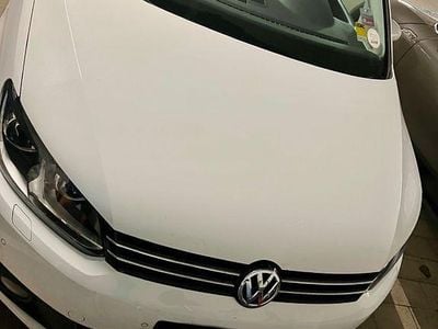 Gebraucht VW Touran Cup 105 PS (77 kW) 2014 Weiß Van / Kleinbus
