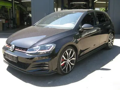 Gebraucht VW Golf VII GTI 245 PS (180 kW) 2018 Deep black Limousine