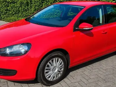 Gebraucht VW Golf VI Trendline 80 PS (58 kW) 2009 Rot Kleinwagen