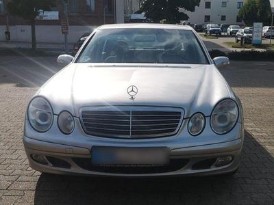 Silber Gebraucht 2005 Mercedes E200 Limousine | 5.250 € (Fairer Preis)