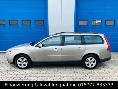 Gebraucht Volvo V70 Kinetic 136 PS (100 kW) 2009 Braun Kombi